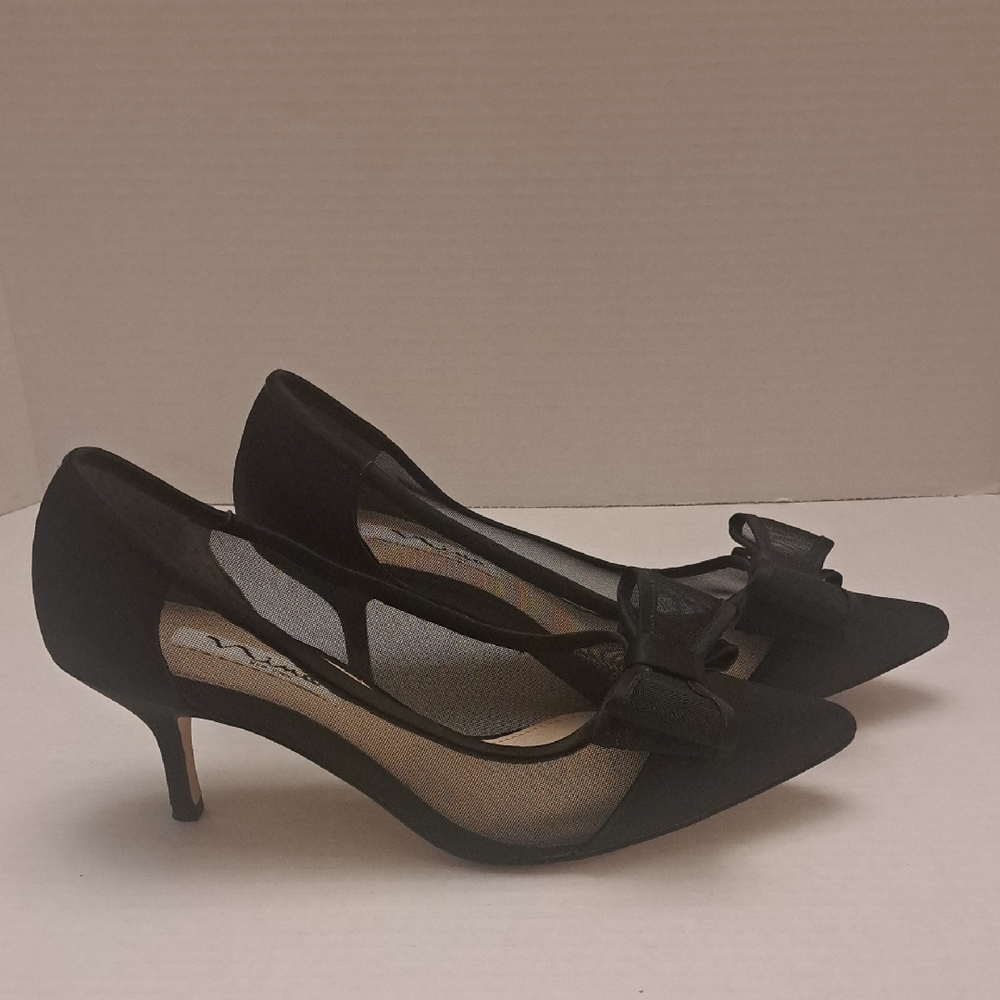 Nina's Bianca Pointy Toe Pump. Elegant. Black. Women's kitten heel.